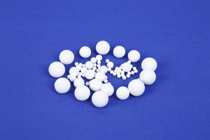 Alumina packing balls